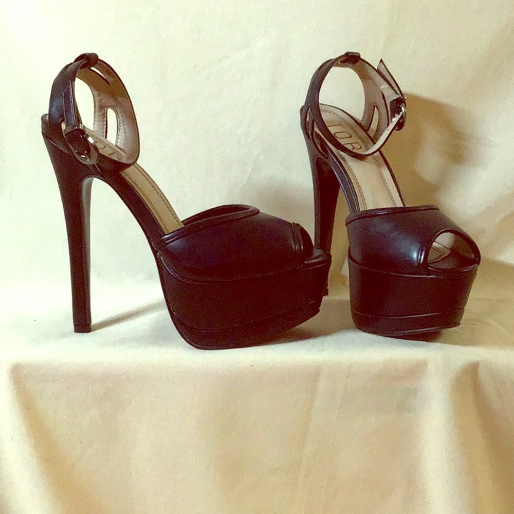 Tobi sexy black ankle strap platform heels, size 7